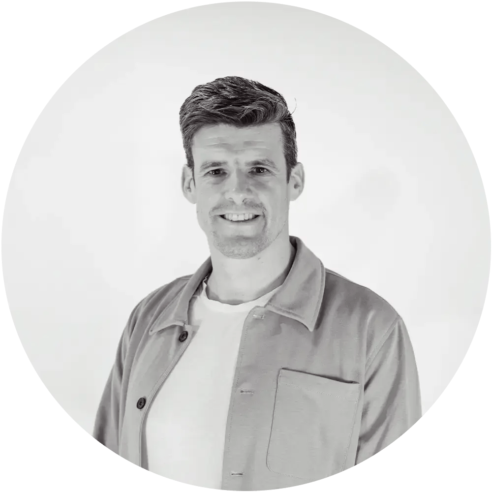 Tom Raes Headshot